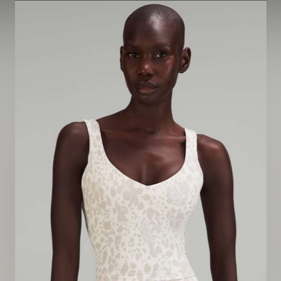 ✨ Lululemon White Cheetah Print Align Tank - Picture 7 of 7